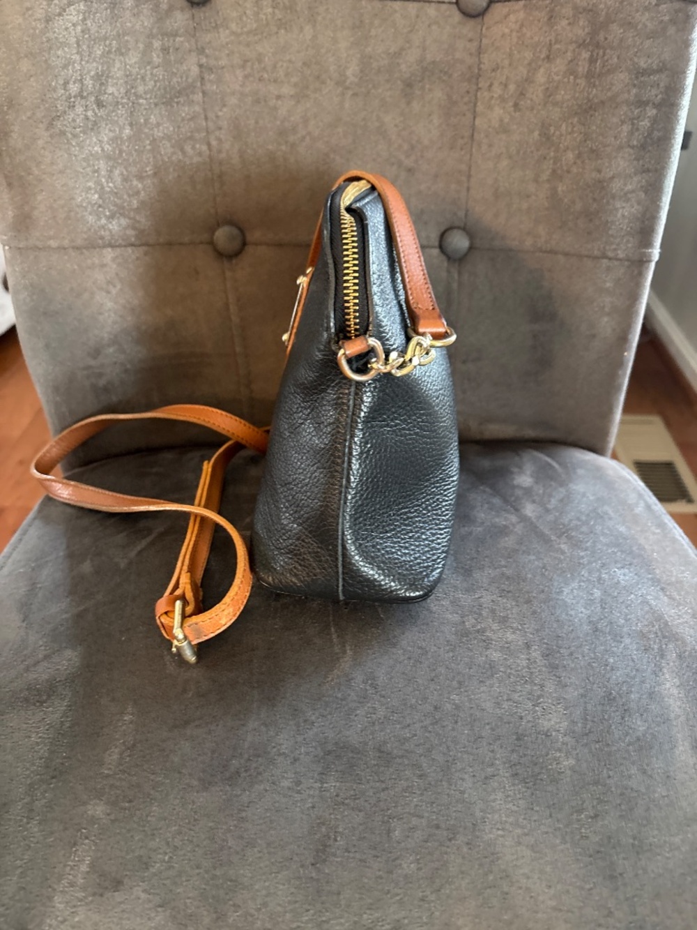 Women’s Valentina Italia Black Pebbled Leather Crossbody Handbag - Picture 2 of 7